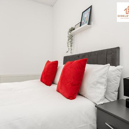 Stylish Home 8 Guests - Liverpool - Free Wifi & Parking By Hinkley Homes Short Lets & Serviced Accommodation 외부 사진