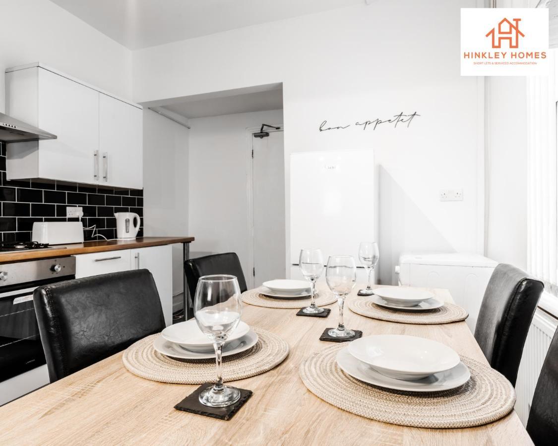 Stylish Home 8 Guests - Liverpool - Free Wifi & Parking By Hinkley Homes Short Lets & Serviced Accommodation 외부 사진