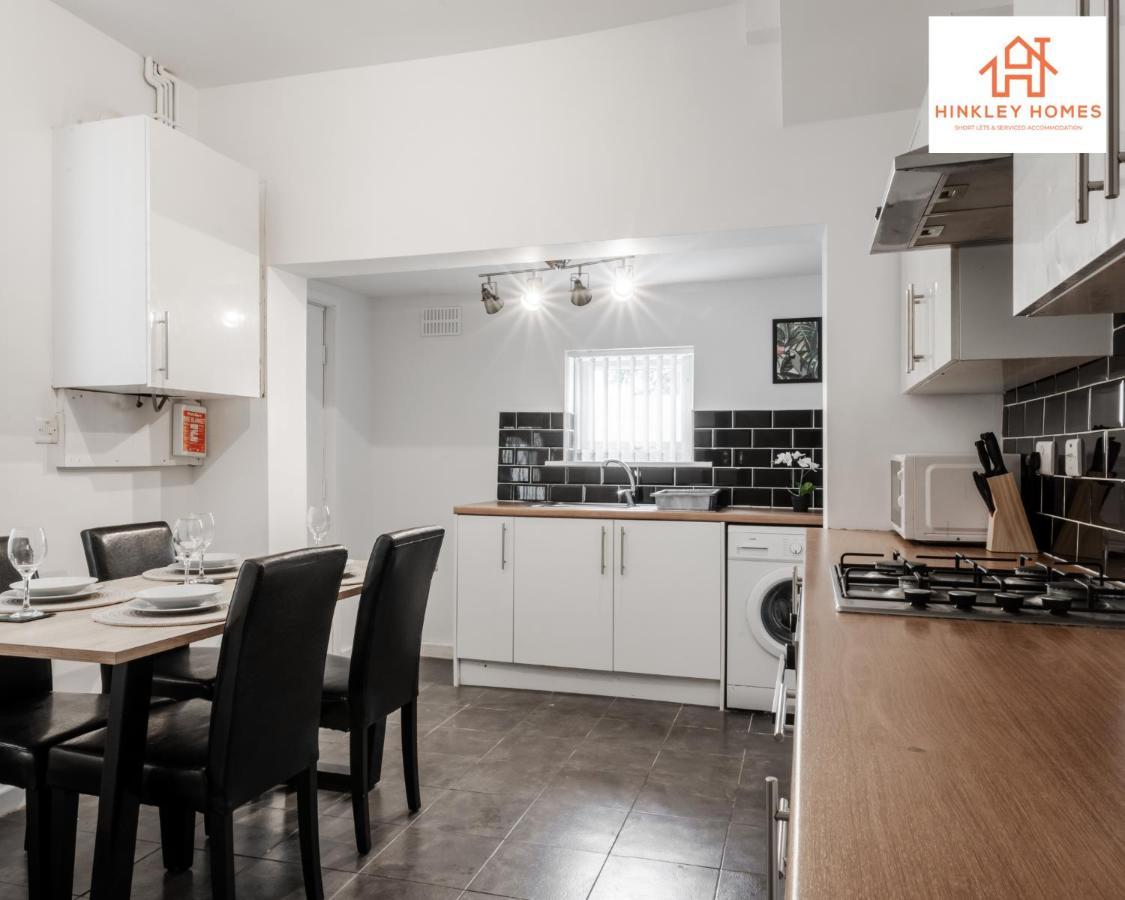 Stylish Home 8 Guests - Liverpool - Free Wifi & Parking By Hinkley Homes Short Lets & Serviced Accommodation 외부 사진