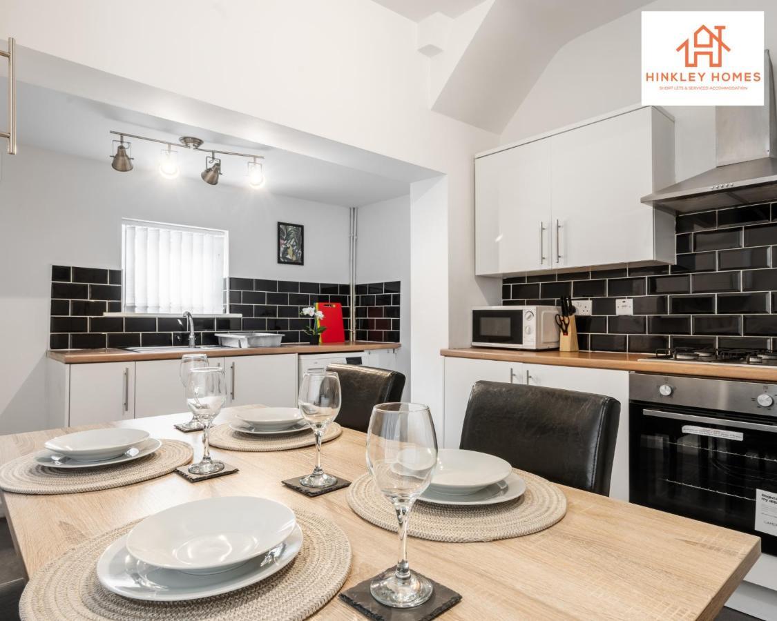 Stylish Home 8 Guests - Liverpool - Free Wifi & Parking By Hinkley Homes Short Lets & Serviced Accommodation 외부 사진