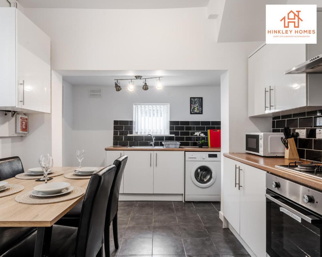 Stylish Home 8 Guests - Liverpool - Free Wifi & Parking By Hinkley Homes Short Lets & Serviced Accommodation 외부 사진